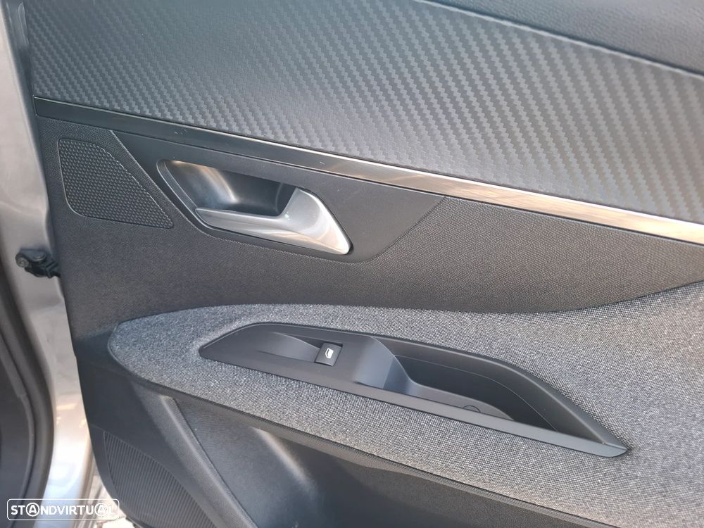 Peugeot 3008 PureTech 130 Stop & Start GPF EAT8 Active Business-Pack - 40