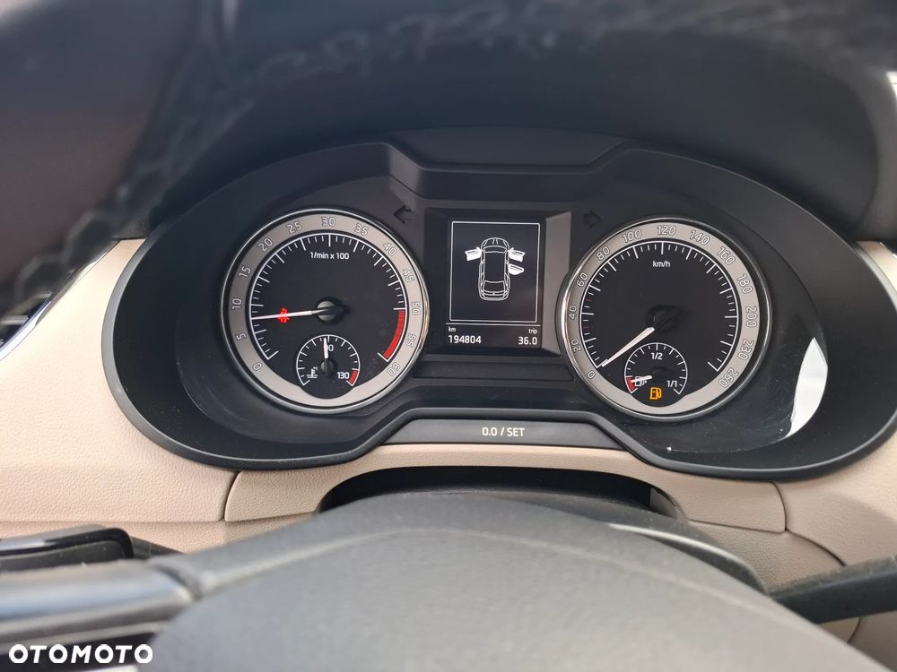 Skoda Octavia 1.6 TDI Ambition DSG - 6