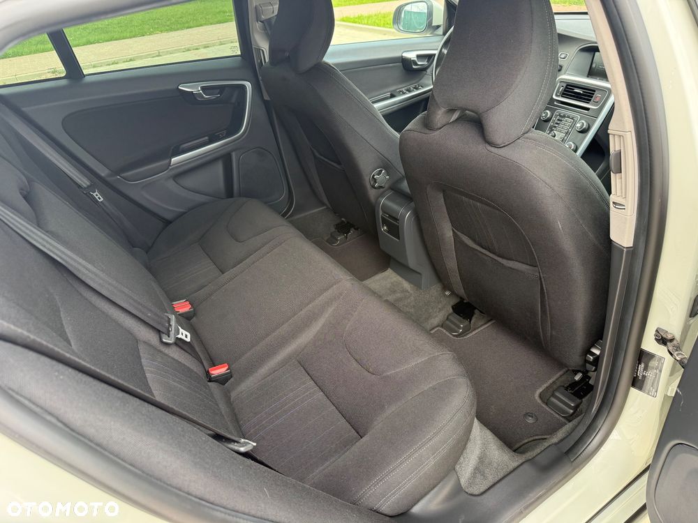 Volvo V60 D3 Summum - 9