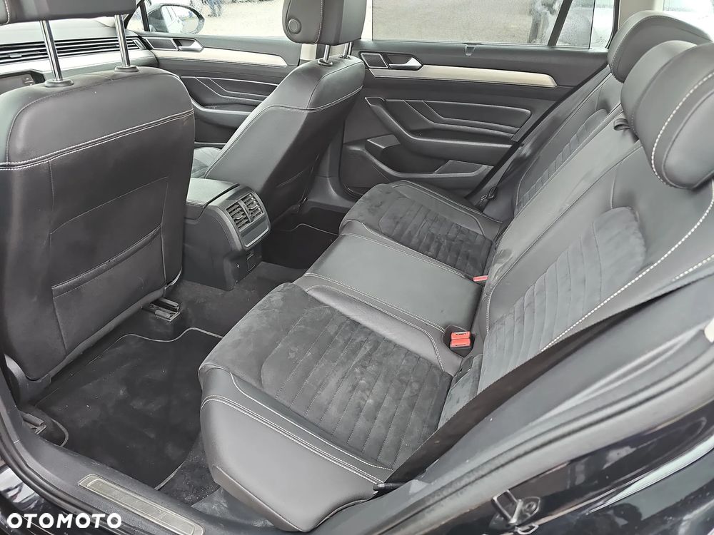 Volkswagen Passat 2.0 TDI 4Mot Elegance DSG - 24