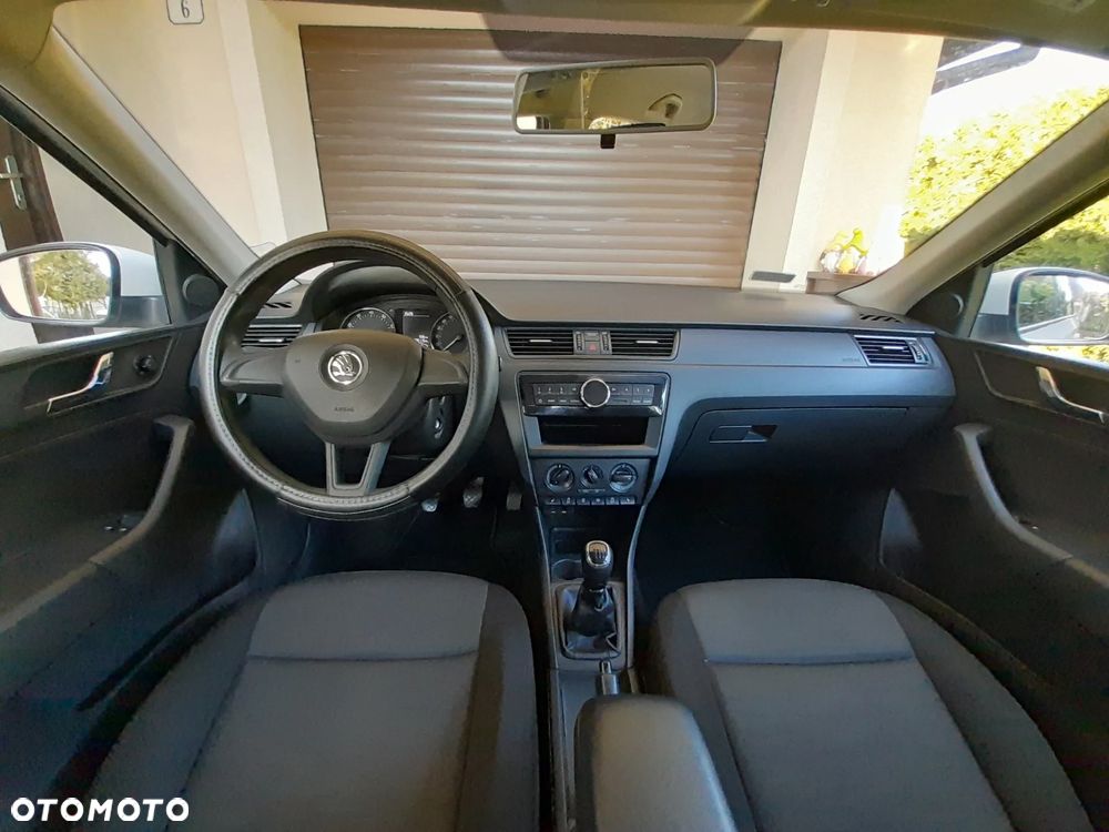 Skoda RAPID 1.2 TSI Active - 14