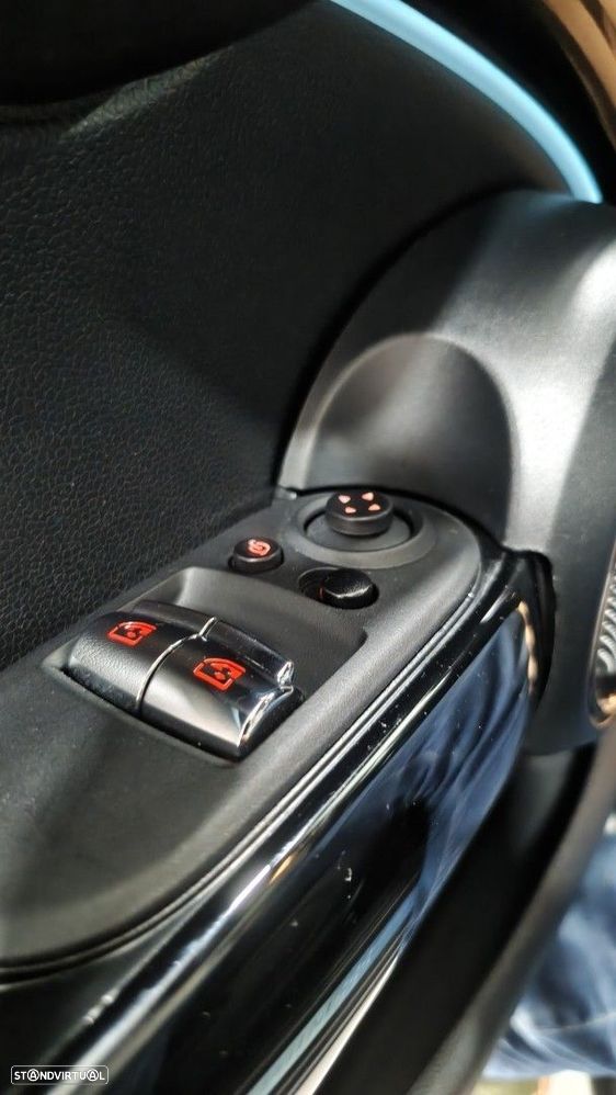 MINI 3 Portas Cooper SE Premium Essential - 27