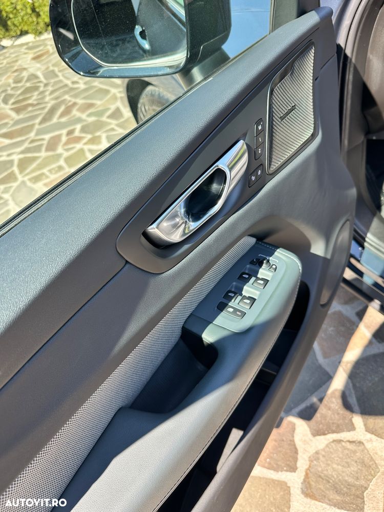 Volvo XC 60 B4 D AWD Geartronic RDesign - 24