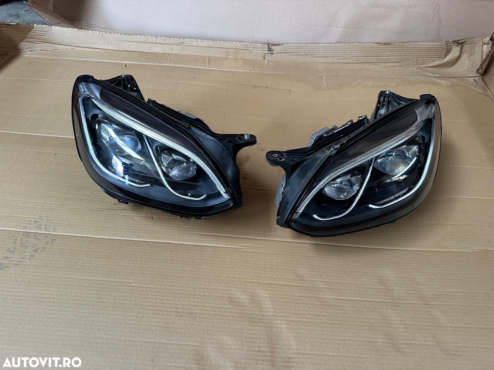 Far complet stanga si dreapta MERCEDES SLC W172 an 2016-2020 fara defecte cod A1729063501, A1729069100 - 1