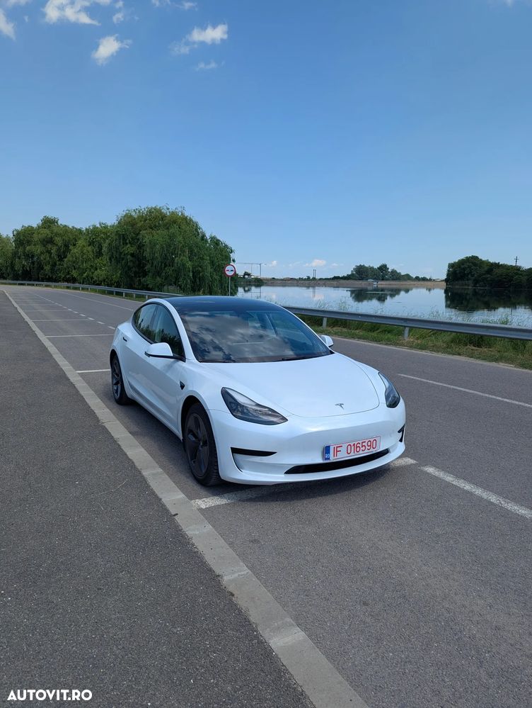 TESLA Model 3 2022 — imagine 4