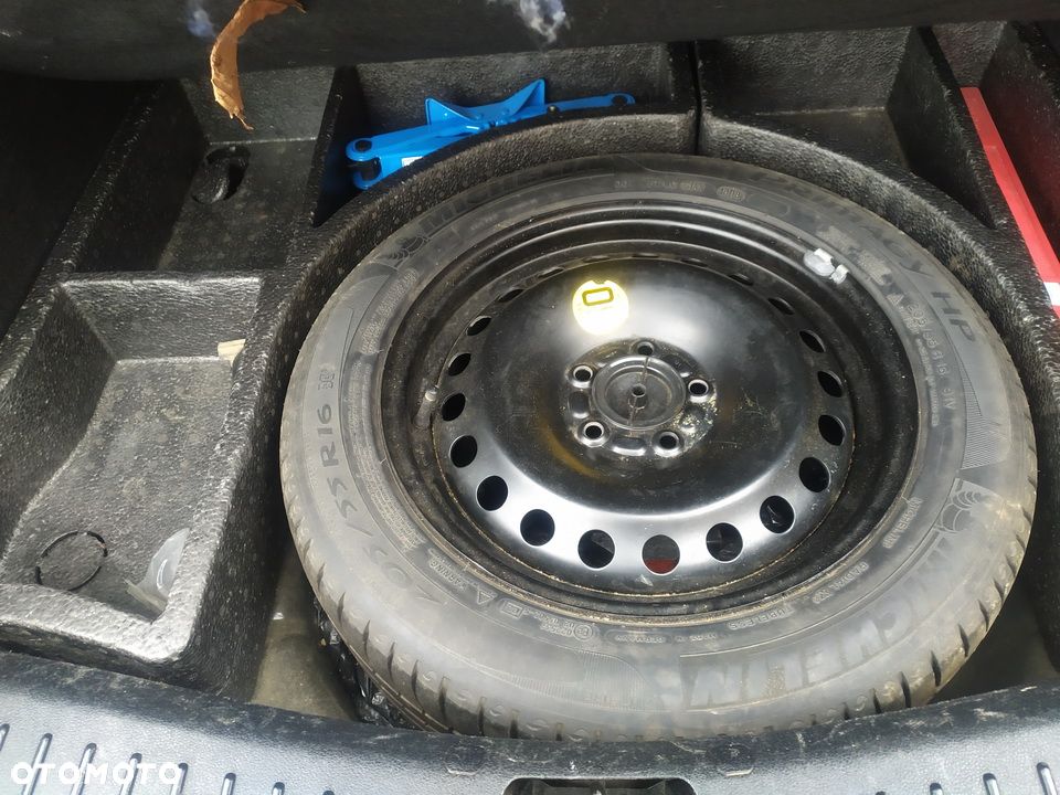 Ford Focus ver-1-6-16v-titanium - 14