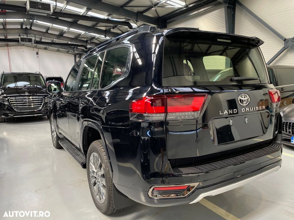 Toyota Land Cruiser 300 - 6
