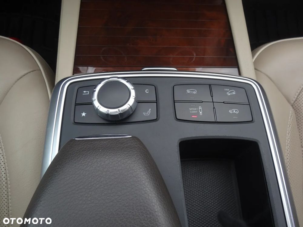 Mercedes-Benz GL 350 BlueTec 4-Matic - 32