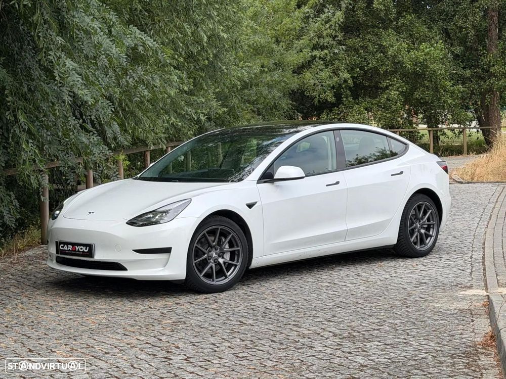 Tesla Model 3 Standard Range Plus RWD — fotografia 7