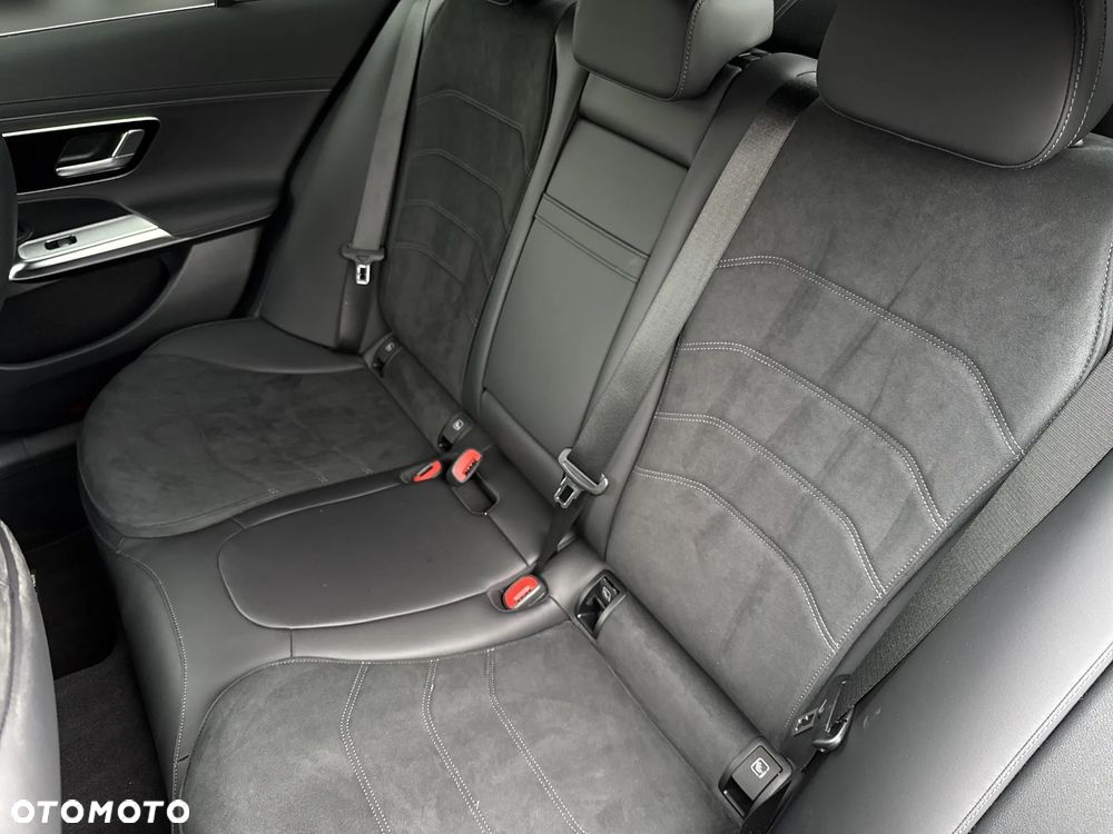 Mercedes-Benz Klasa E 300de 4Matic 9G-TRONIC Edition AMG Line - 16