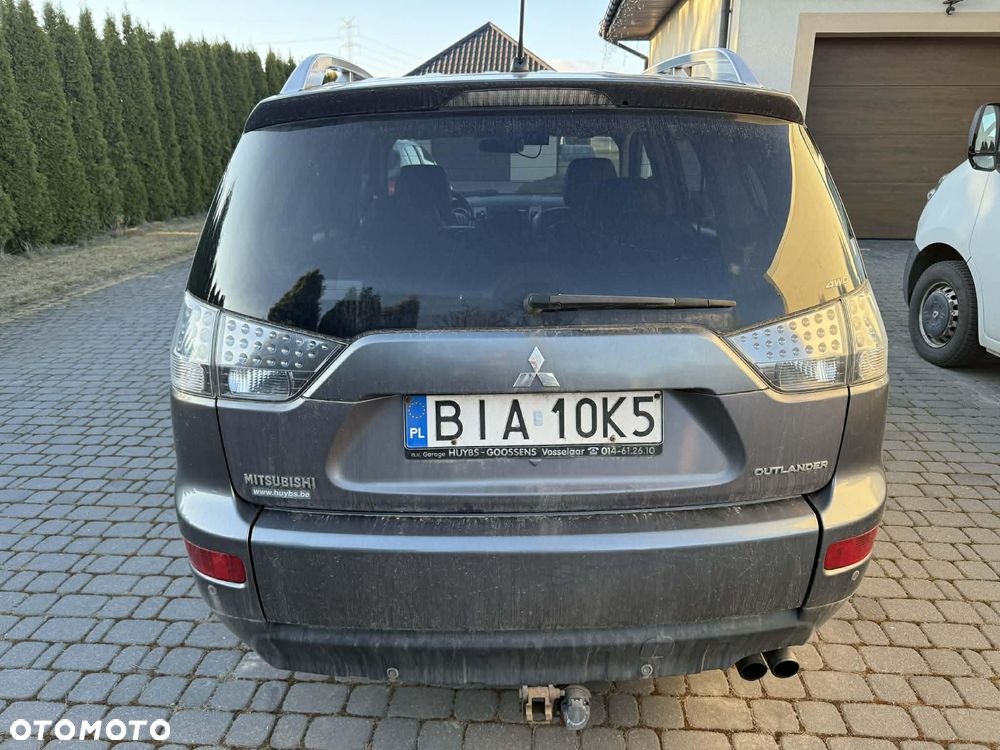 Mitsubishi Outlander 2.0 DID Instyle NAVI - 4