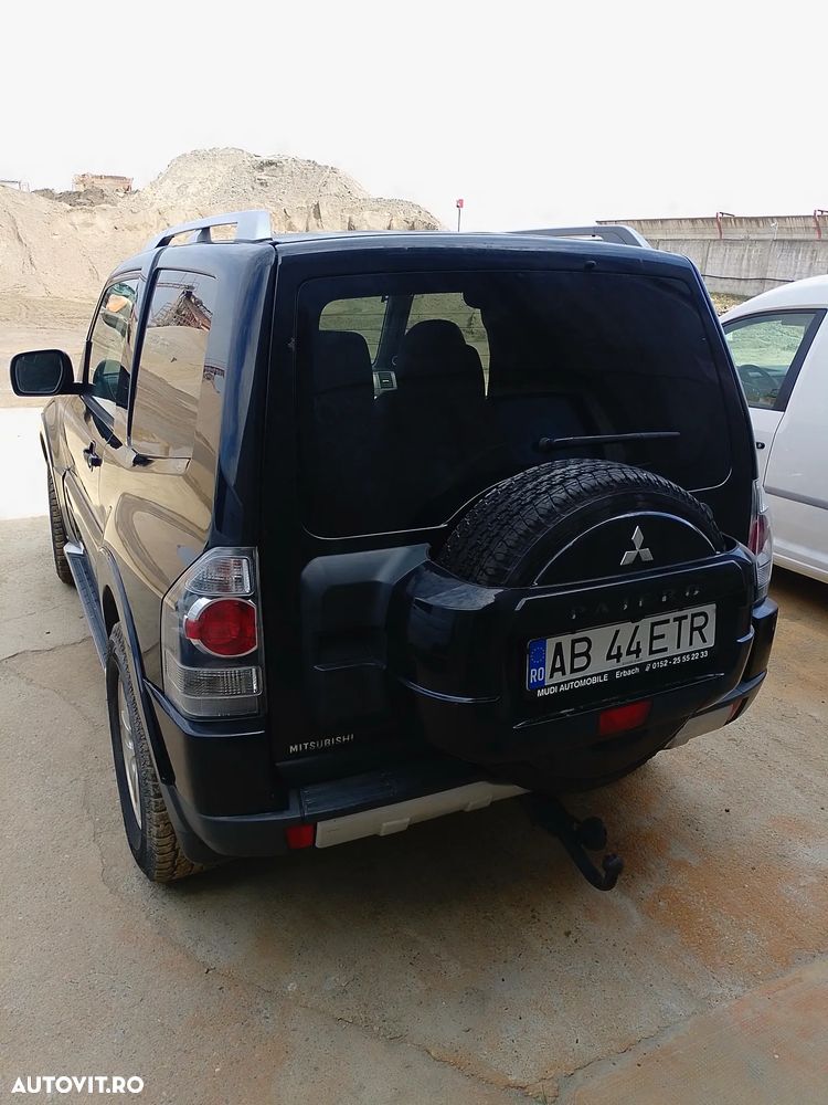 Mitsubishi Pajero - 6