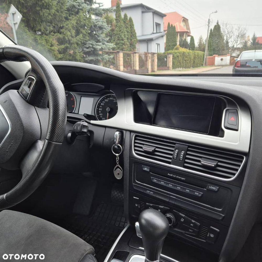 Audi A4 Limousine - 8