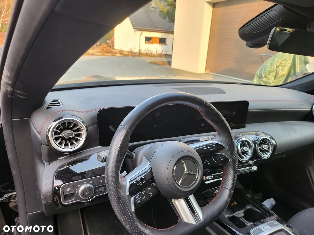 Mercedes-Benz CLA ver-200-mhev-amg-line-7g--dct - 7