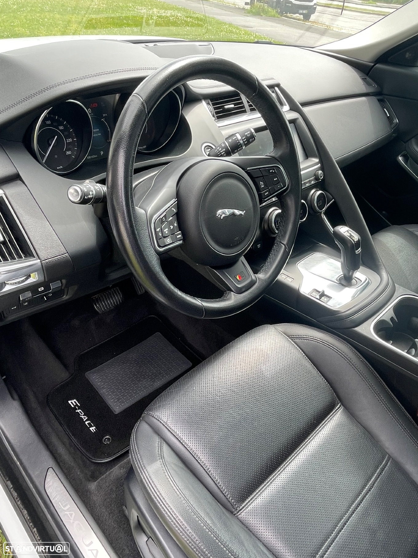 Jaguar E-Pace 2.0 i4D R-Dynamic S AWD Aut. - 19