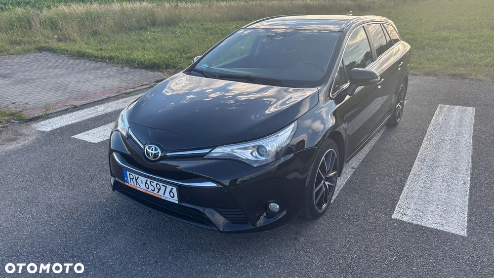 Toyota Avensis 1.8 Premium MS - 11