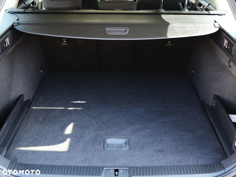 Volkswagen Passat 2.0 TDI SCR DSG Comfortline - 35