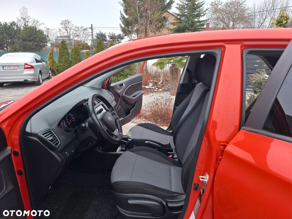 Hyundai i20 blue 1.2 Classic - 20