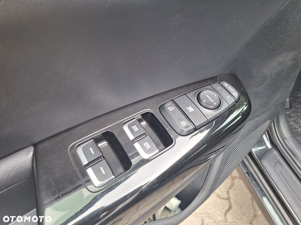 Kia Sportage 1.6 CRDI MHEV Black Edition 2WD DCT - 16