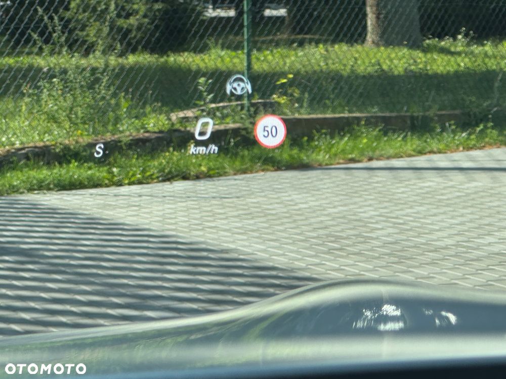 Mercedes-Benz Klasa E 400 4-Matic 9G-TRONIC - 33