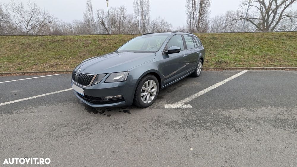 Skoda Octavia 1.6 TDI DSG Ambition - 1