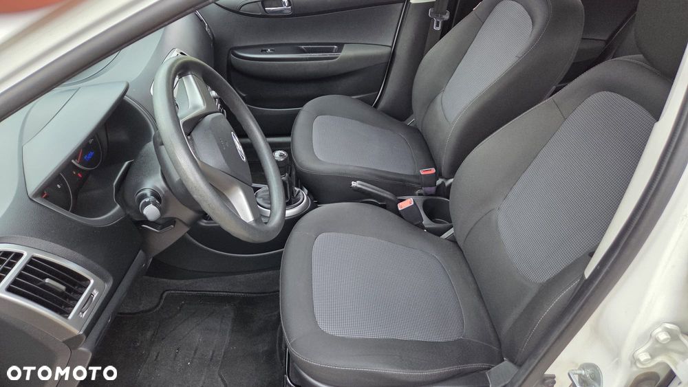 Hyundai i20 - 17