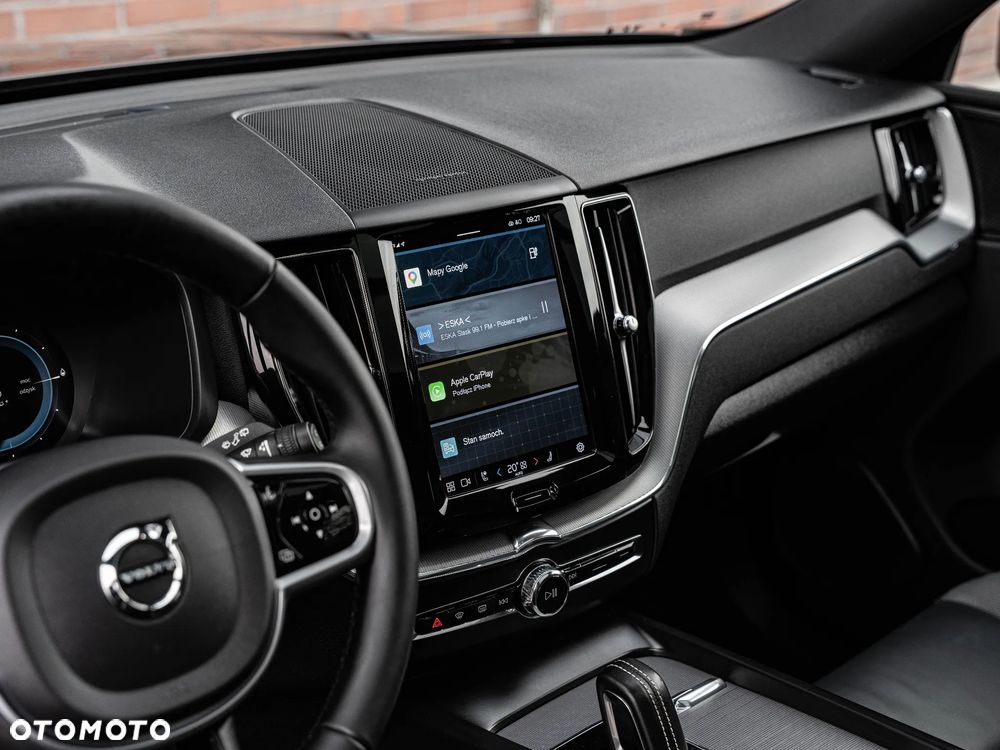 Volvo XC 60 T6 AWD Plug-In Hybrid R-Design - 33