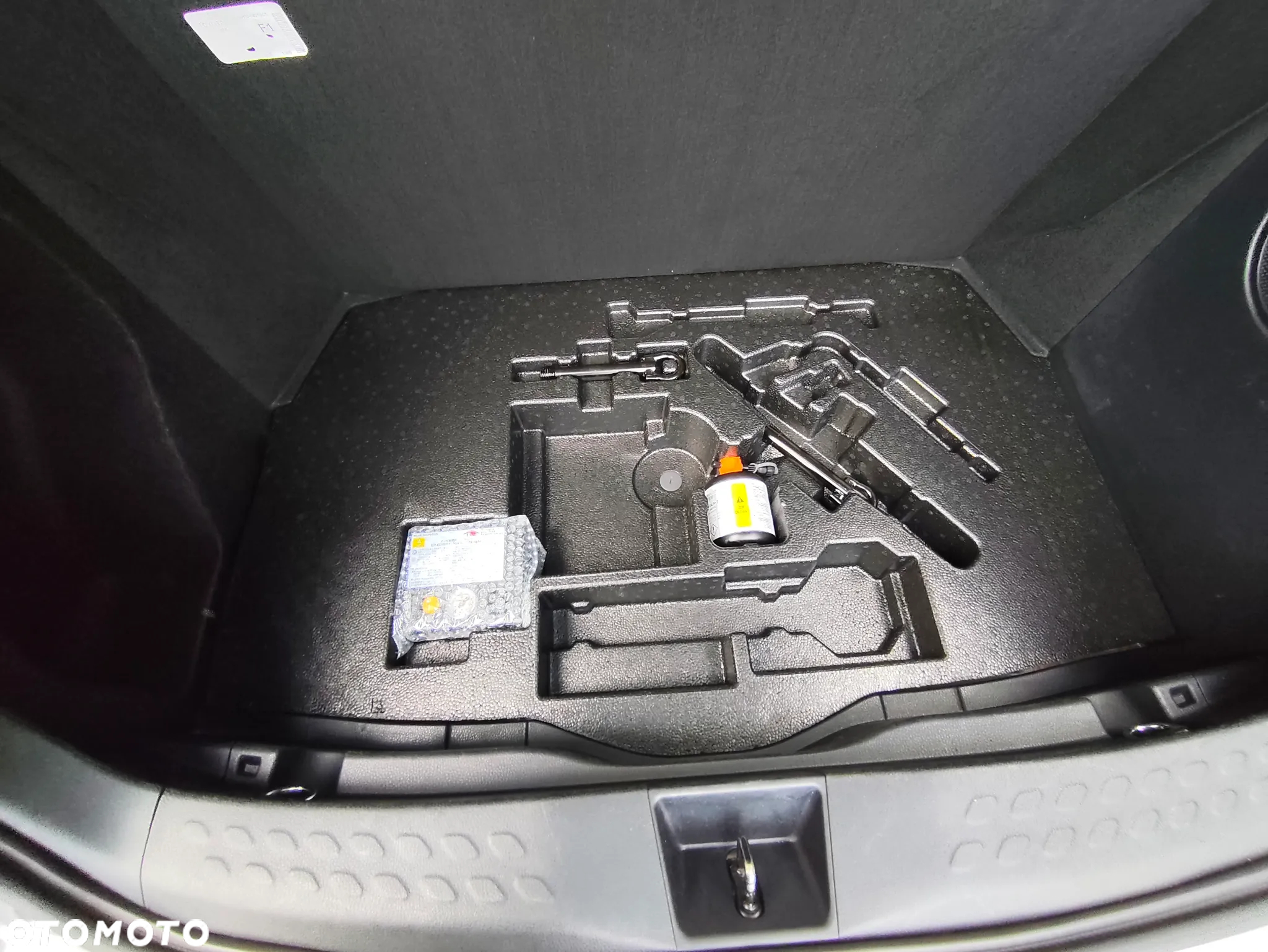 Toyota C-HR 1.8 Hybrid GPF Executive - 34