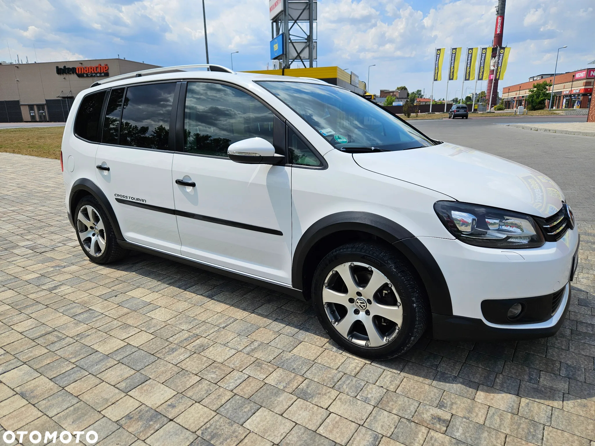 Volkswagen Touran 2.0 TDI DPF Cross DSG - 12
