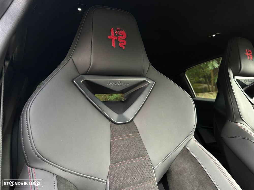 Alfa Romeo Junior 1.2 Q4 eDCT6 - 26