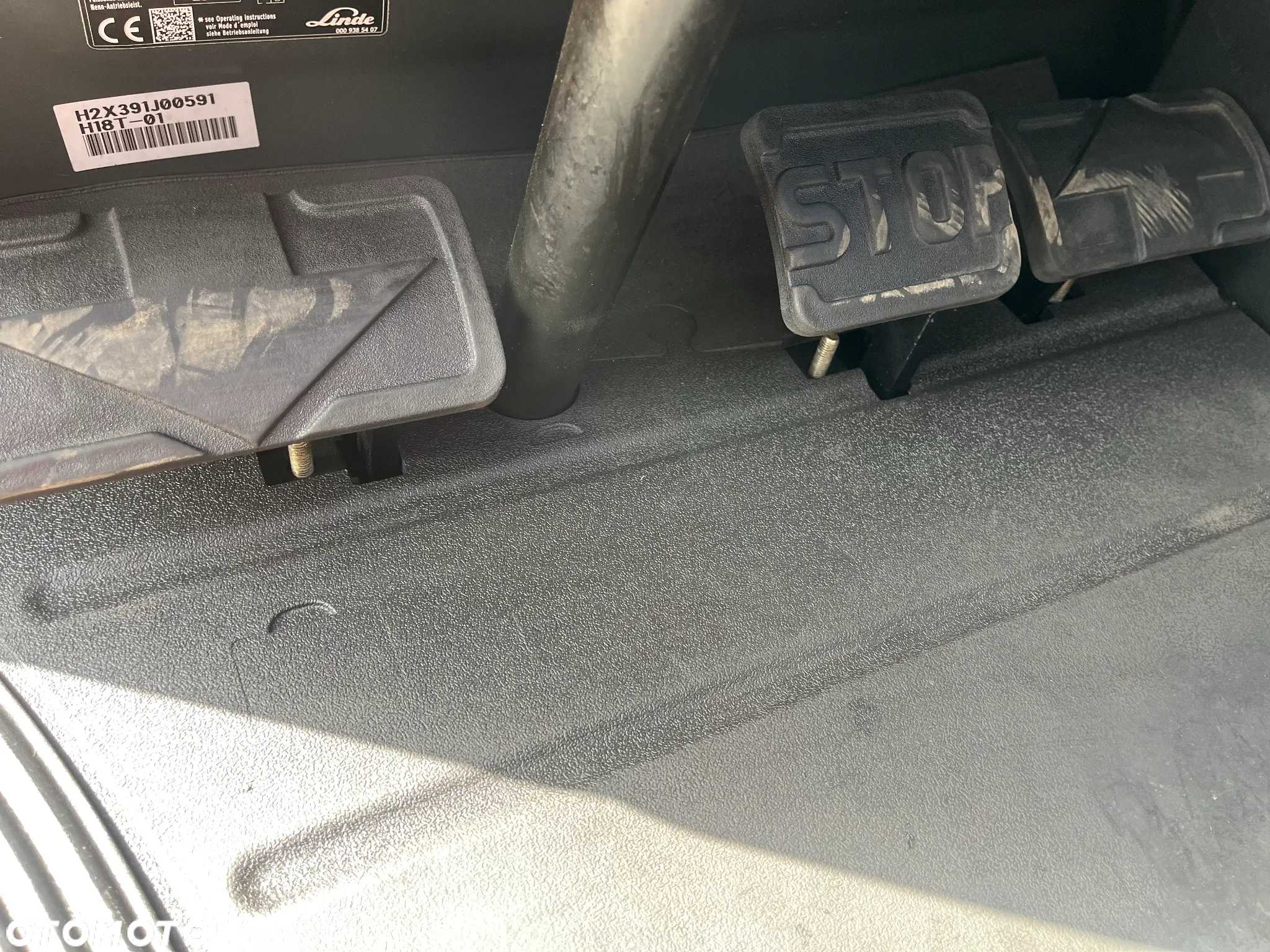 Linde H18T 391 Gaz LPG TRIPLEX Pełna kabina WAGA Pozycjoner Przesuw Oświetlenie drogowe - 21