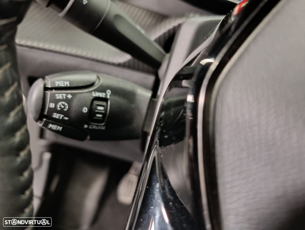 Peugeot 2008 1.5 BlueHDi Allure - 19