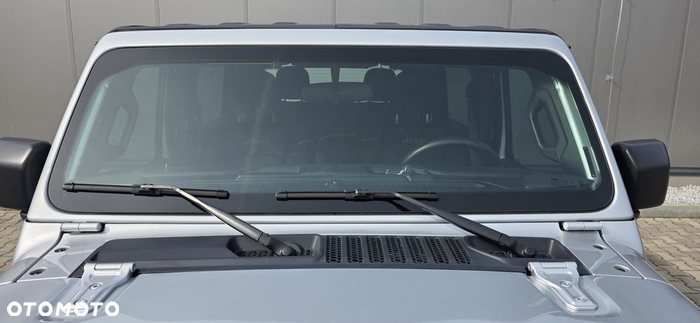 Jeep Wrangler - 8