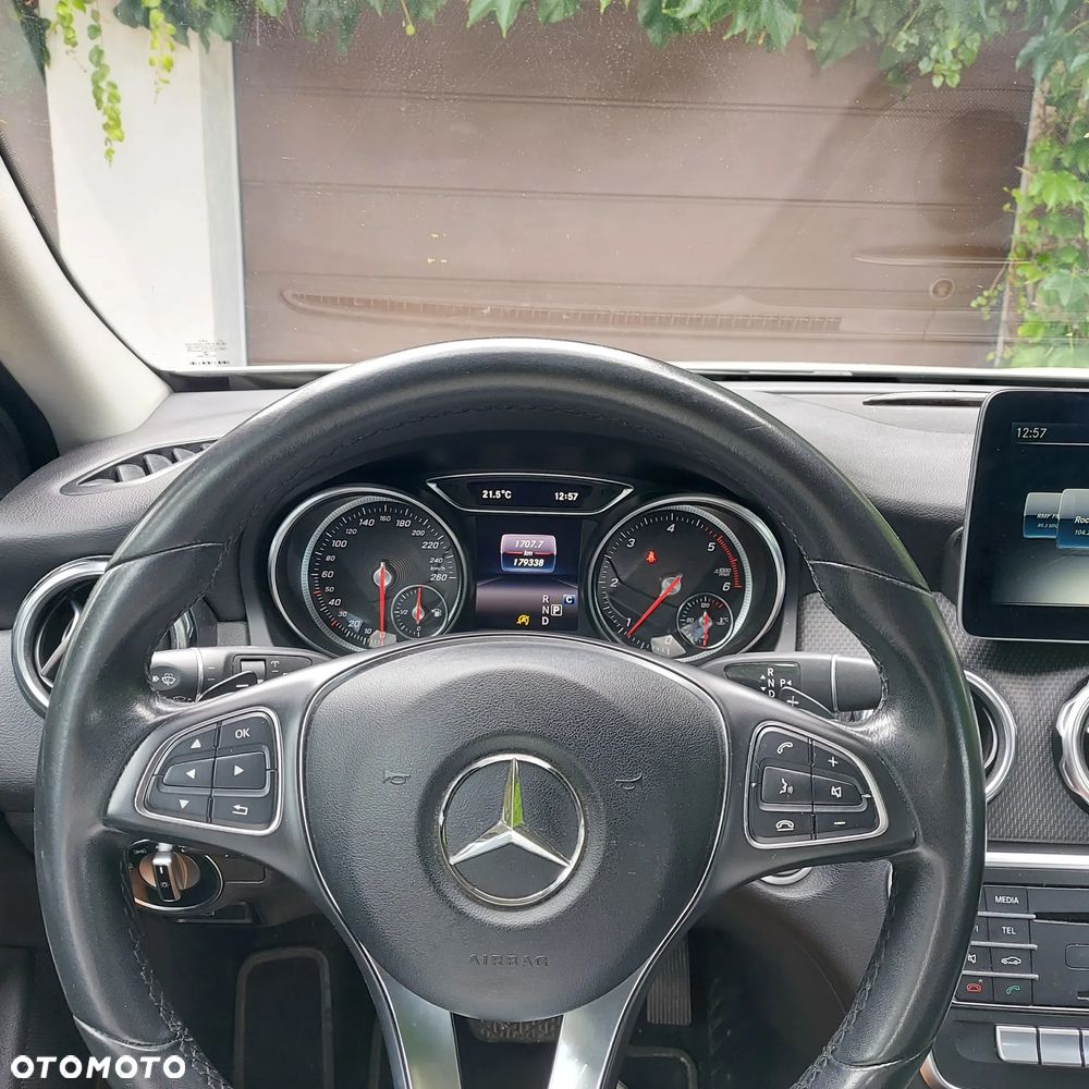Mercedes-Benz GLA - 7