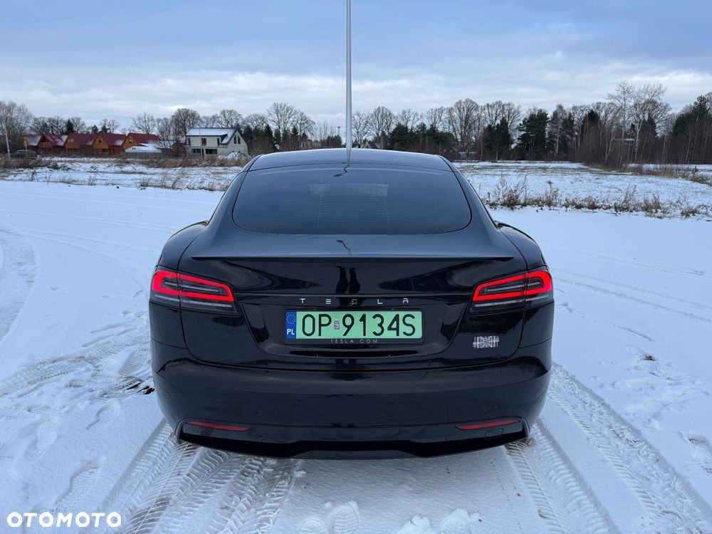 Tesla Model S - 24