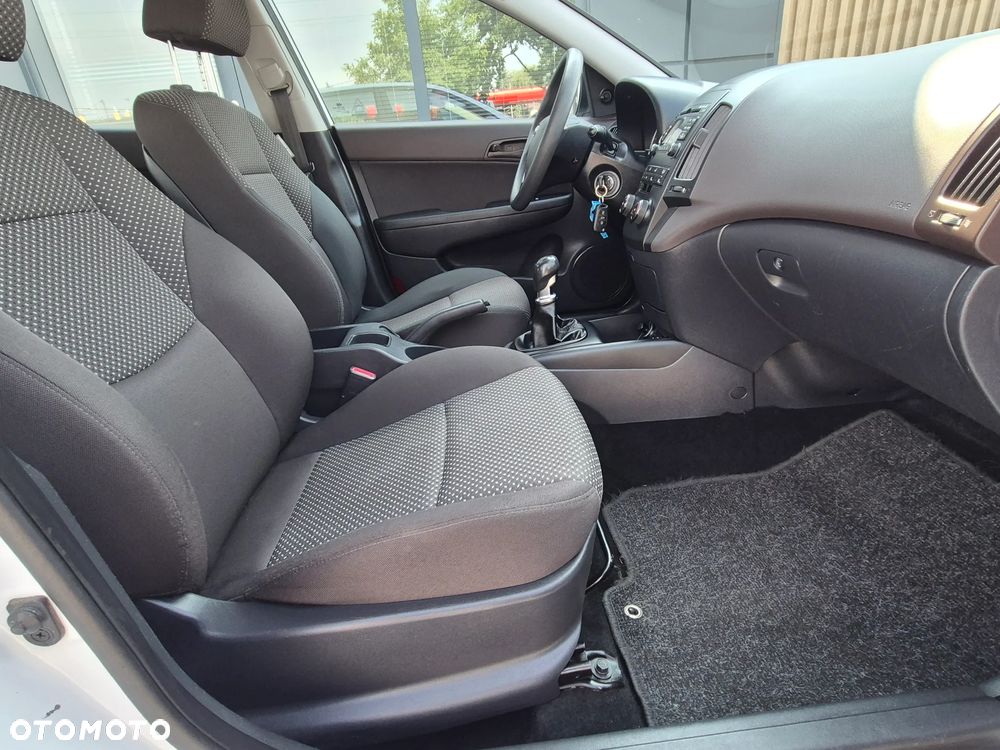 Hyundai i30 1.4 Blue Comfort - 32