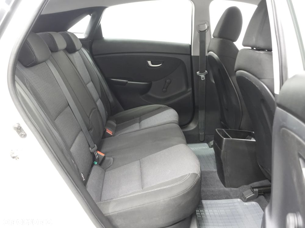 Hyundai i30 - 23