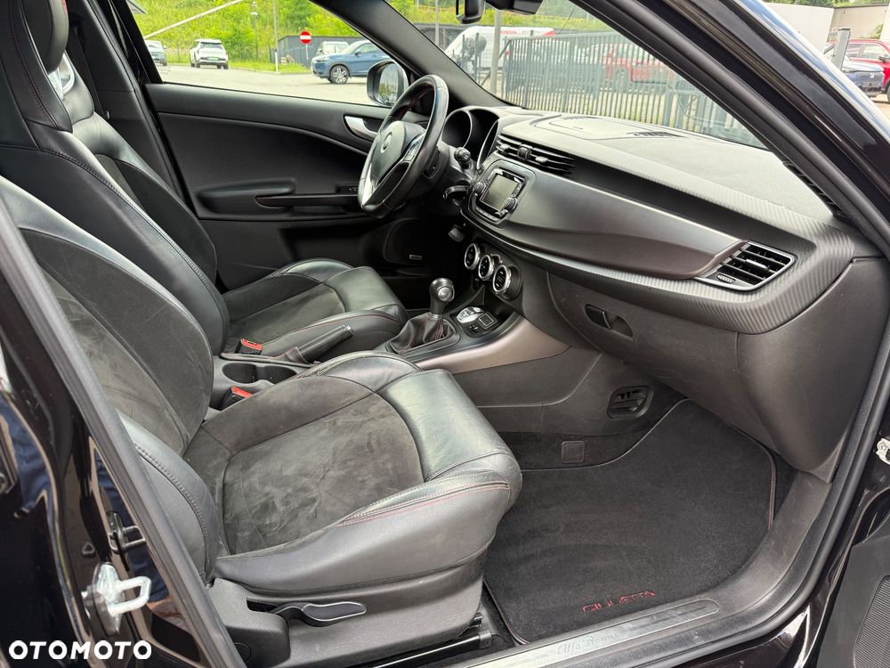 Alfa Romeo Giulietta 1750 TBi Veloce TCT - 28