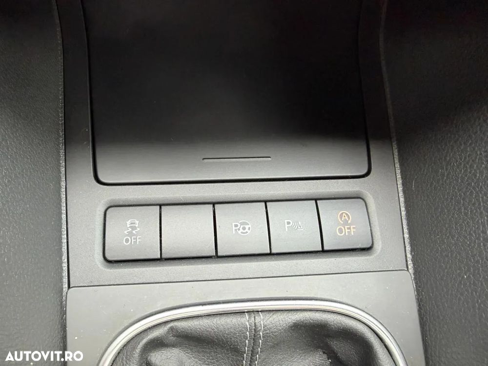 Volkswagen Golf 1.2 TSI BlueMotion Technology Team - 24
