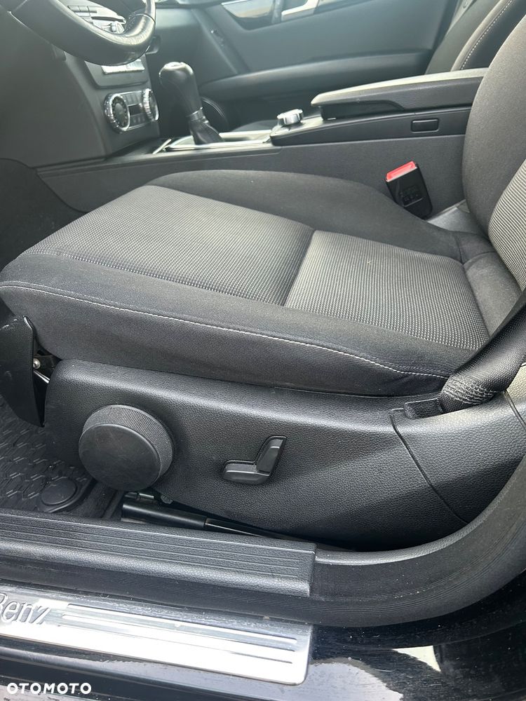 Mercedes-Benz Klasa C 220 CDI BlueEff Classic - 13
