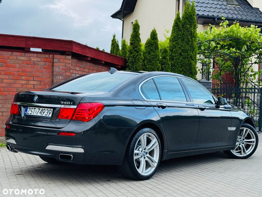 BMW Seria 7 740i - 2