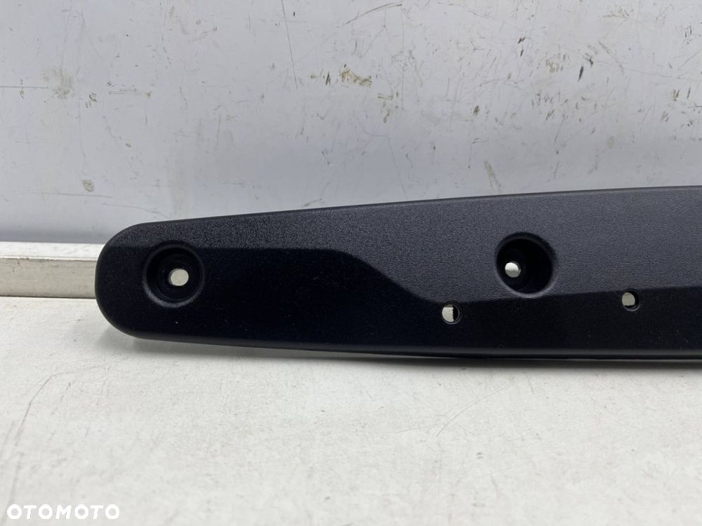 Listwa Renault Arkana 19r.- blenda nakładka dolna otwierania klapy bagażnika podświetlenie tablicy - 3
