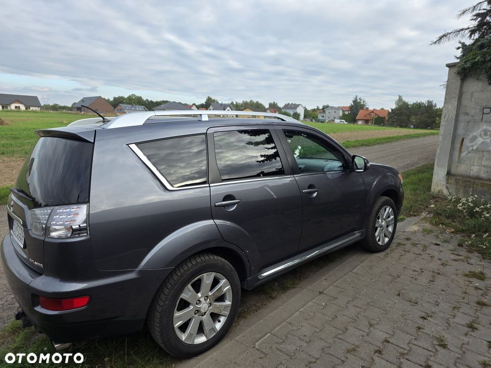 Mitsubishi Outlander 2.0 DID Instyle NAVI - 12