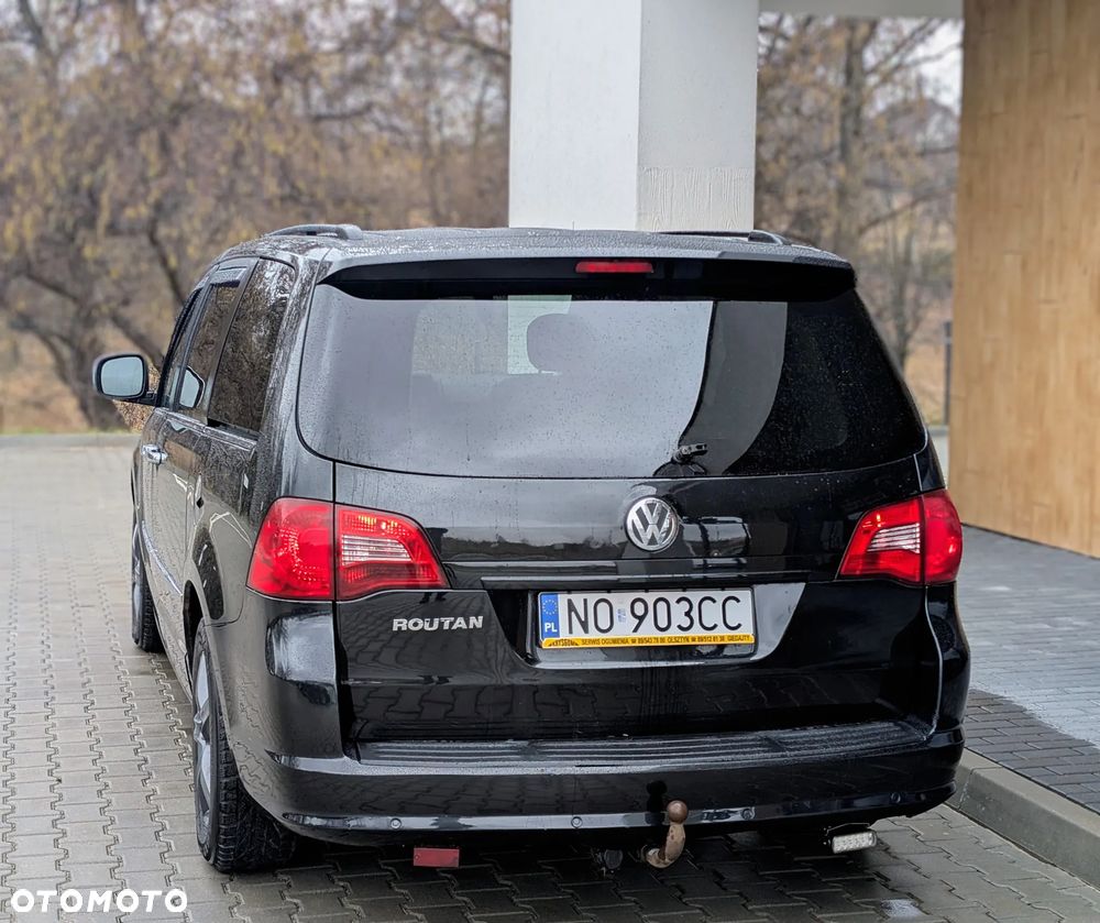 Volkswagen Routan - 4
