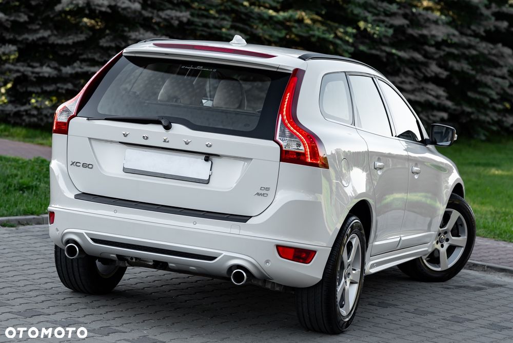 Volvo XC 60 D5 AWD Geartronic Momentum - 9