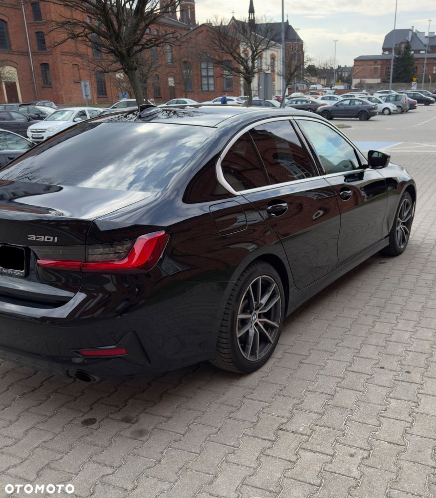 BMW Seria 3 330i xDrive Edition M Sport Shadow - 7