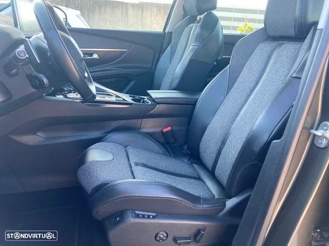 Peugeot 5008 1.2 PureTech Allure EAT8 - 38