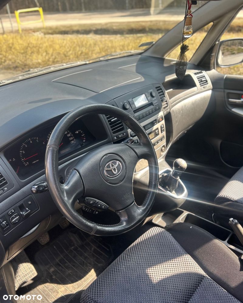 Toyota Corolla Verso 2.0 D-4D - 10