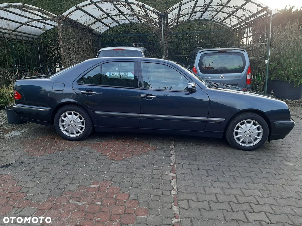 Mercedes-Benz Klasa E - 15