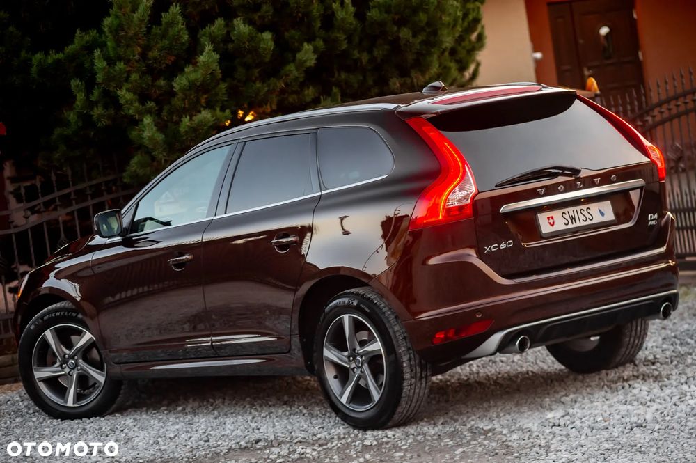 Volvo XC 60 D5 AWD R-Design Momentum - 10
